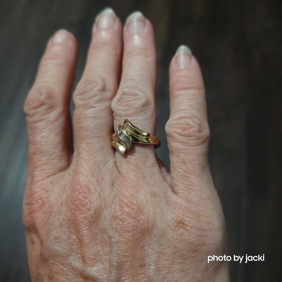 10k gold diamond bypass ring, size 7 - Picture 10 of 10